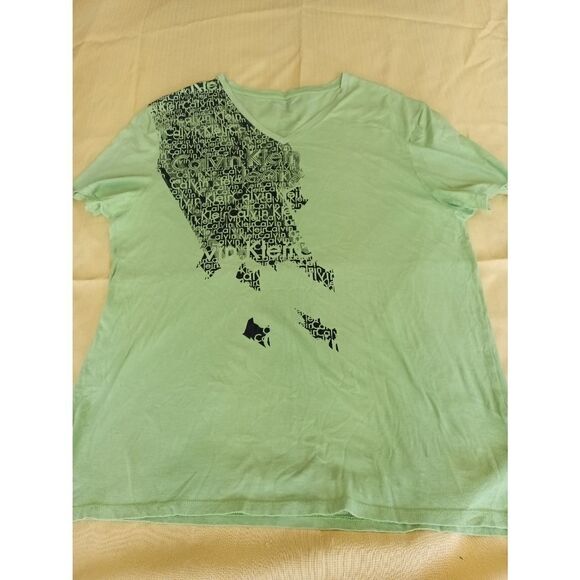 Calvin Klein v neck tee - Picture 1 of 12